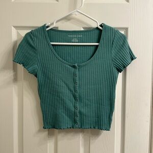 Green cropped AE shirt!